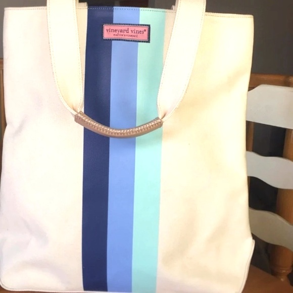 Vineyard Vines Handbags - NWT Vineyard Vines Hydrangea TriStripe TOTE